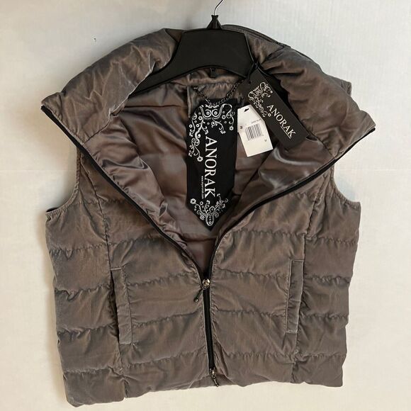 ANORAK Short Down Vest Women Sz Medium Light Packable Dark Taupe - Picture 5 of 8